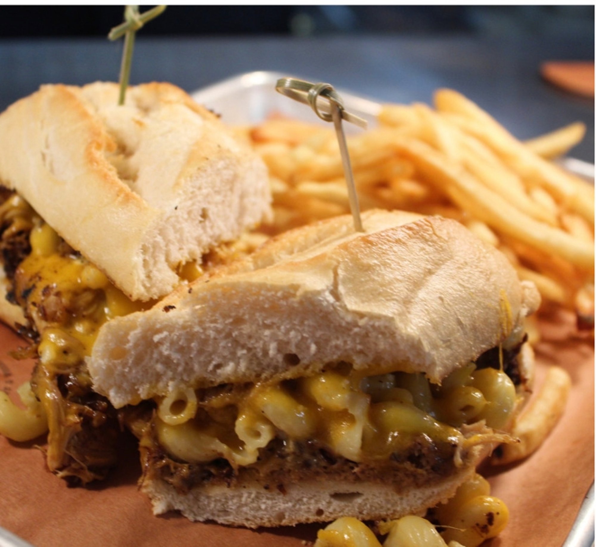 PULLED PORK MAC SANDWICH