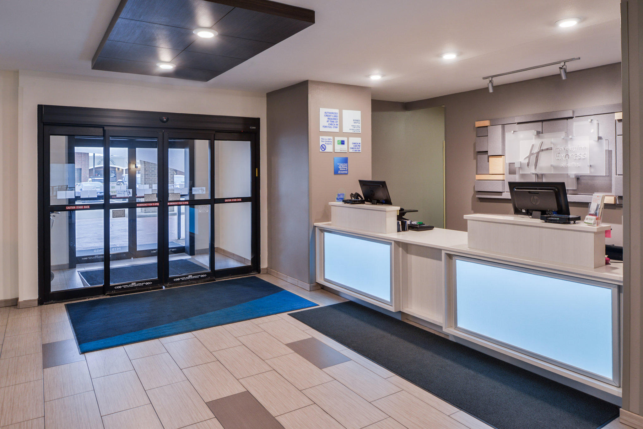 Holiday Inn Express & Suites Sioux Falls at Empire Mall Photo