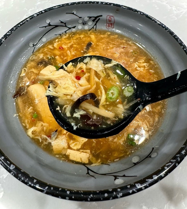 Hot & Sour Soup 酸辣湯