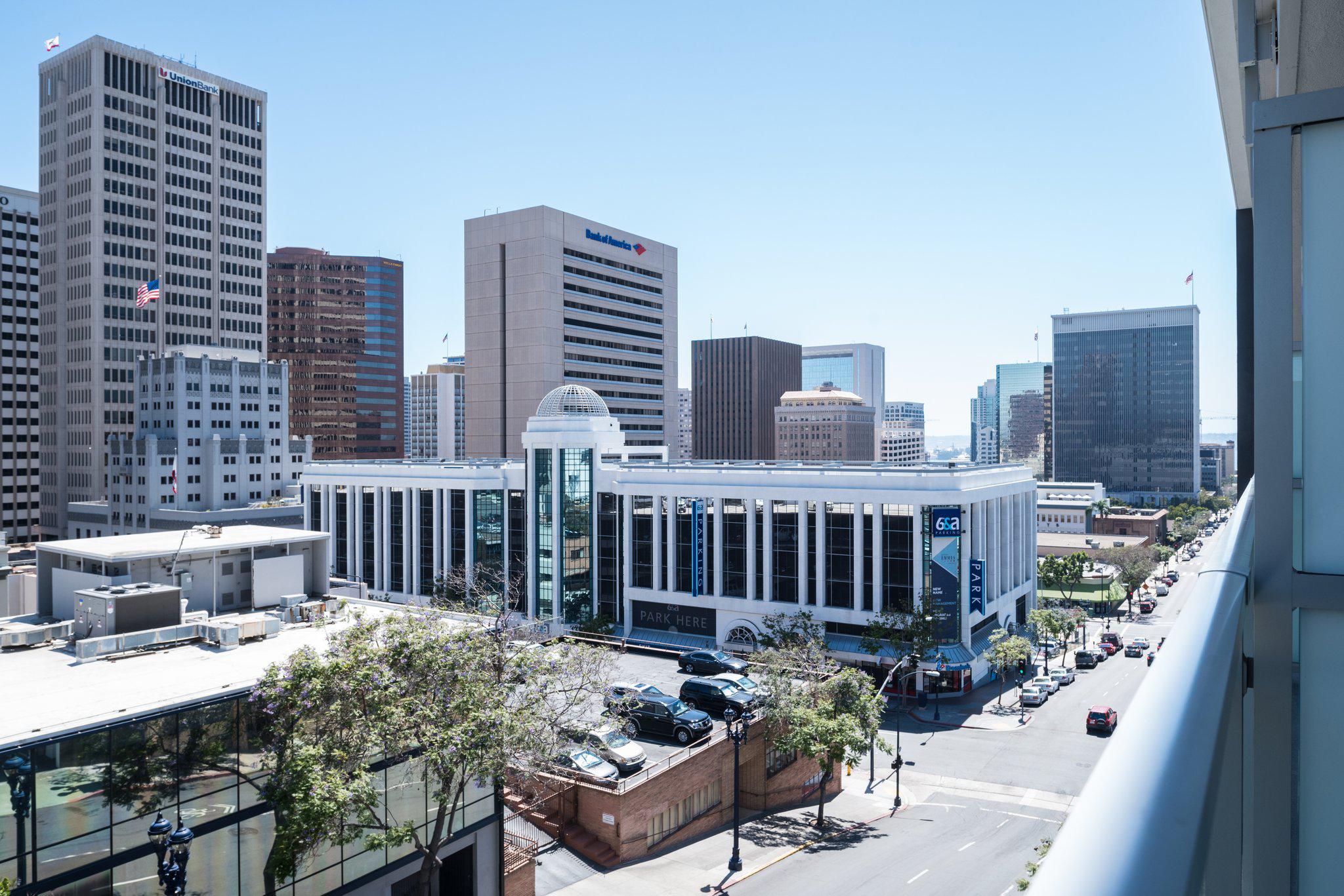 Holiday Inn Express San Diego Downtown Photo