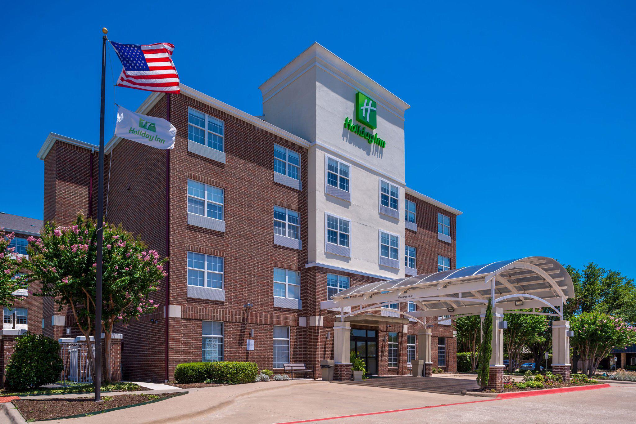 Holiday Inn & Suites Dallas-Addison Photo