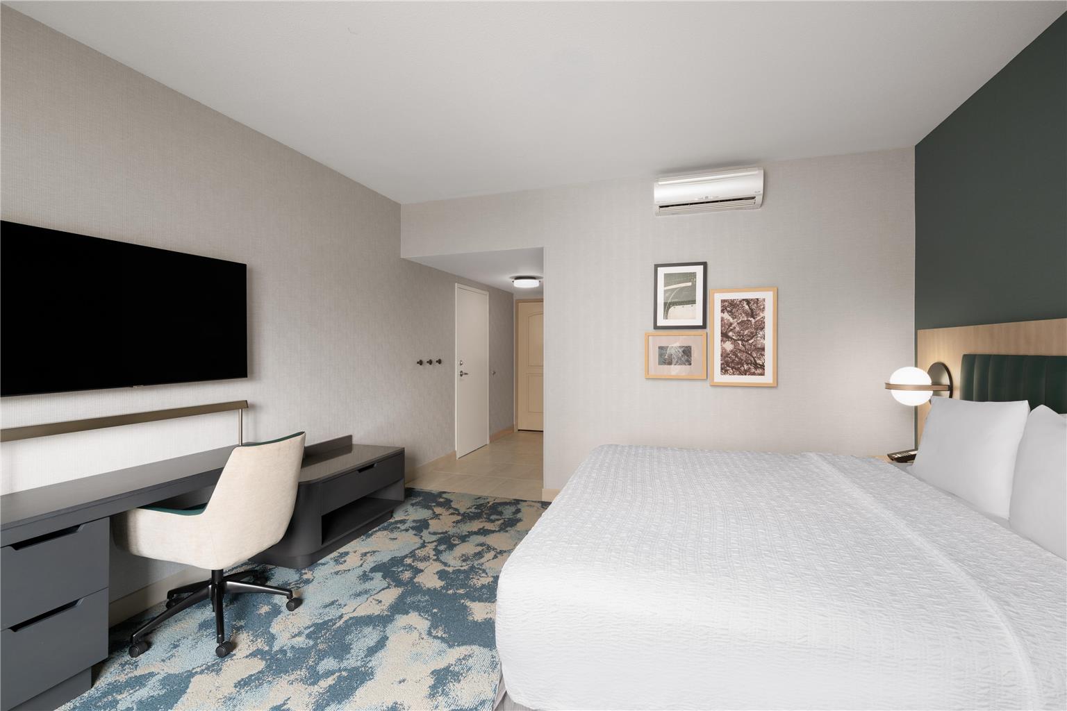 Hampton Inn & Suites Oakland Airport-Alameda Image