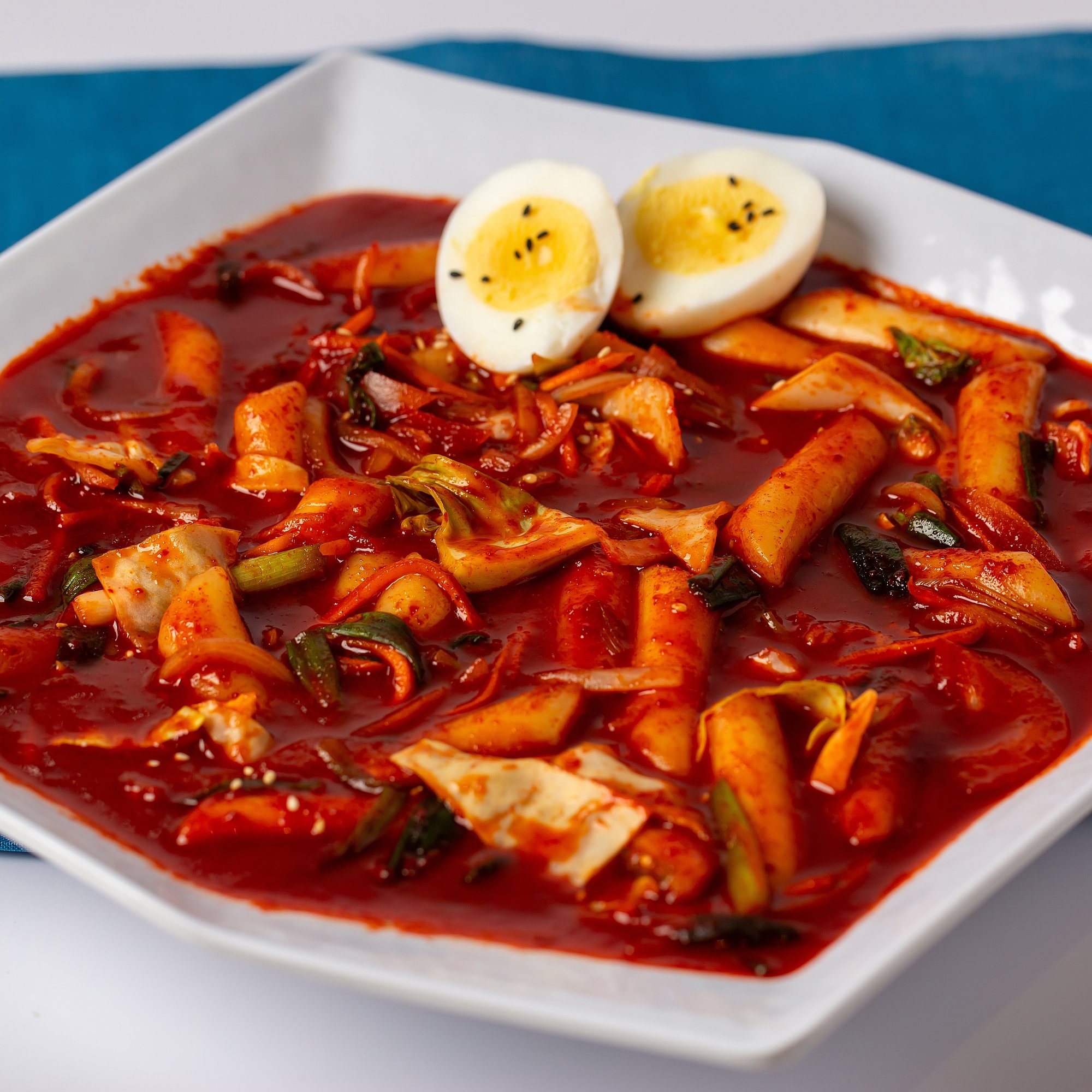 Spicy rice cake (떡볶이)