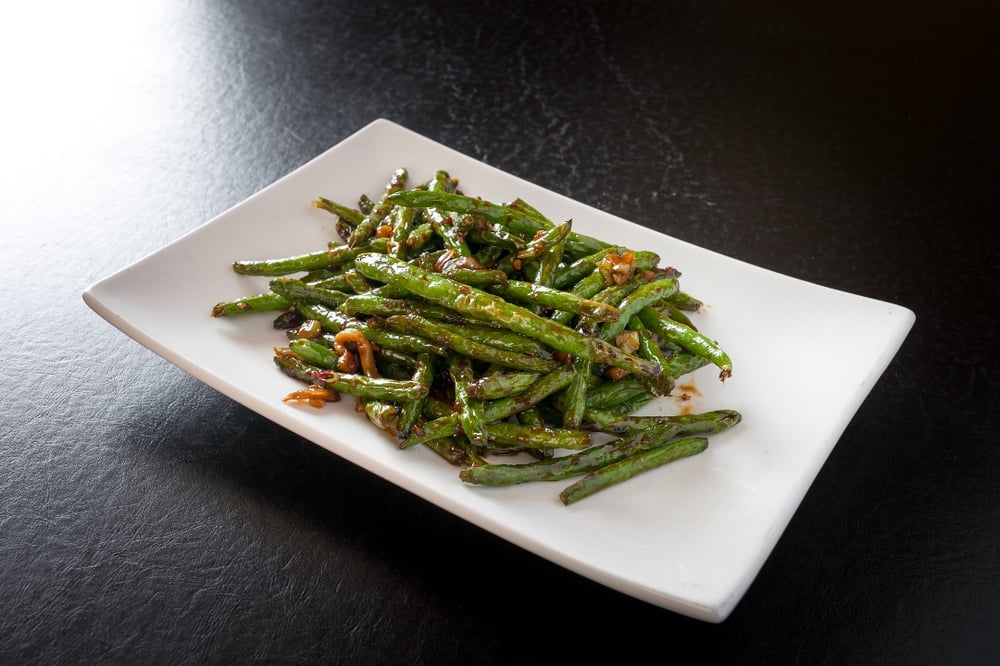 (D) SPICY SZECHUAN GREEN BEANS