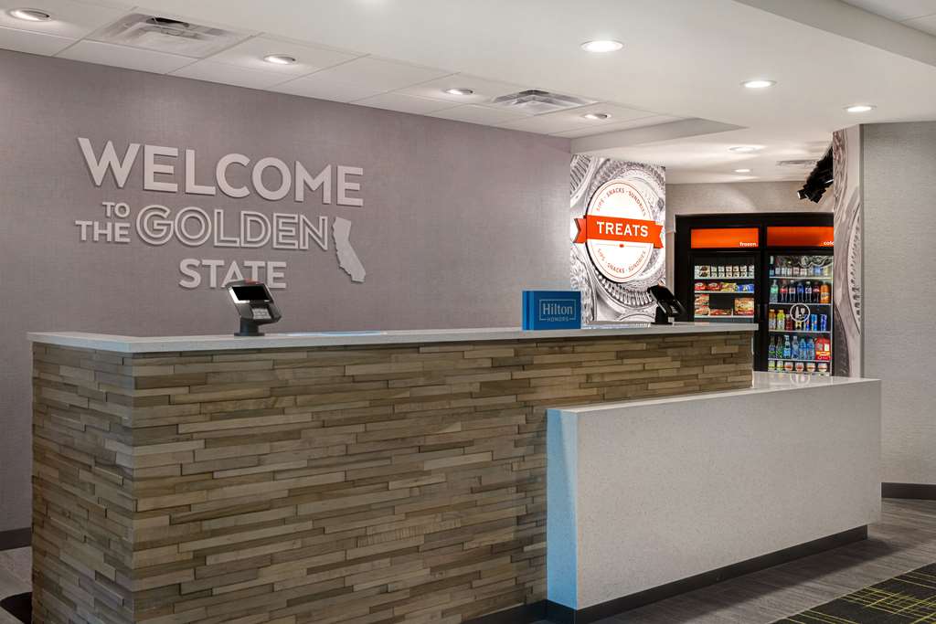 Hampton Inn & Suites Marina Image