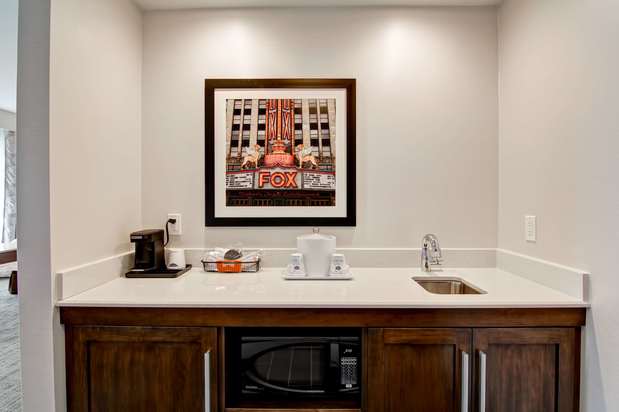 Images Hampton Inn & Suites Detroit/Troy