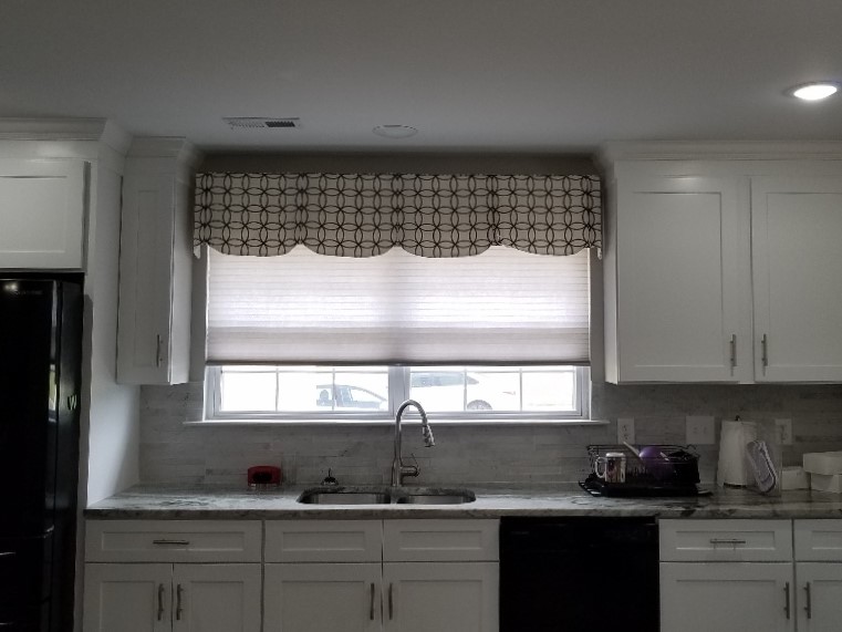 Cordless cellular shade dressed up with beautiful tailored scallop Valance. Just the touch the kitchen needed!