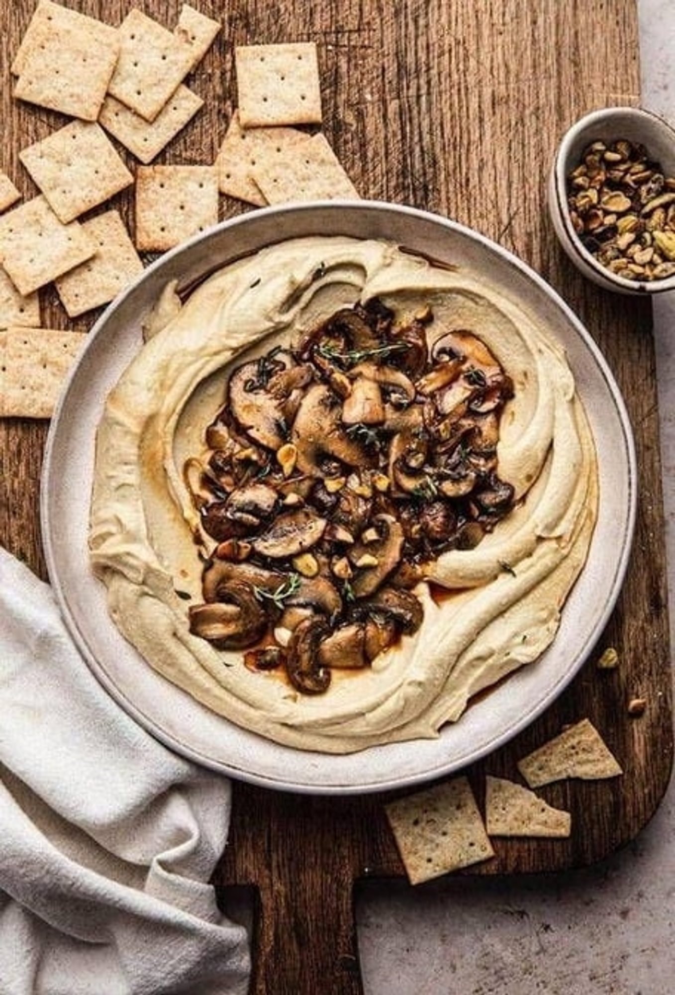 Caramelized Mushrooms with Onions Hummus Plate