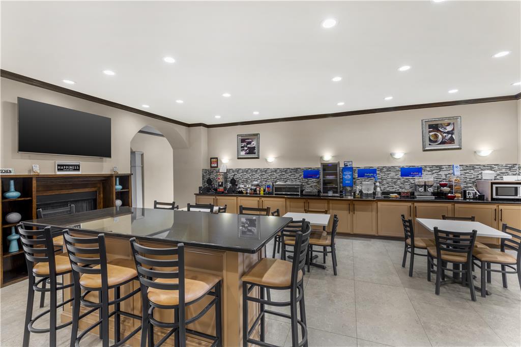 Best Western Red River Inn & Suites Image