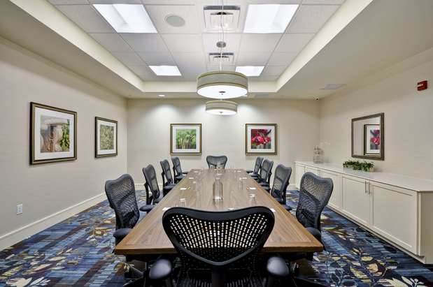 Images Hilton Garden Inn Detroit Troy