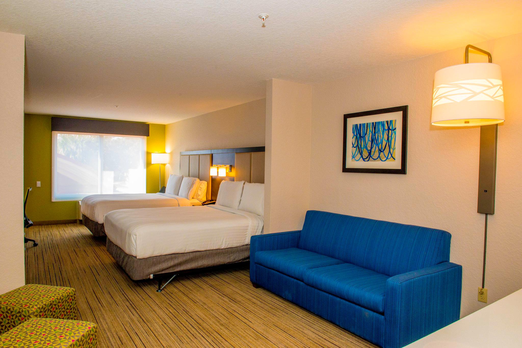 Holiday Inn Express & Suites St. Petersburg North (I-275) Photo