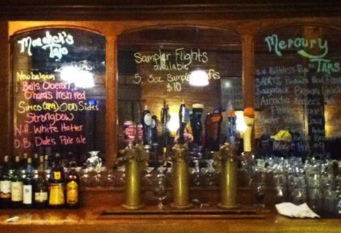 Monarchs Club Corner Bar Logo