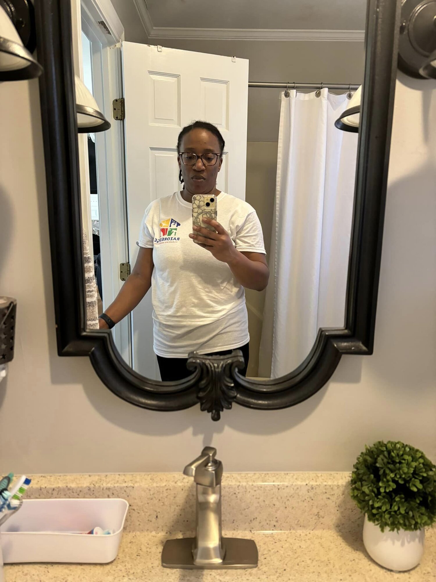 RazorEdge Cleaning Services Image