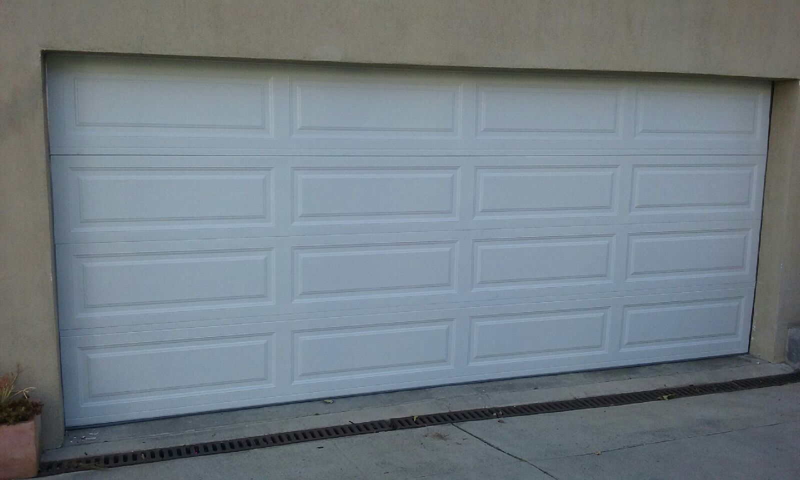 Empire Garage Door Logo