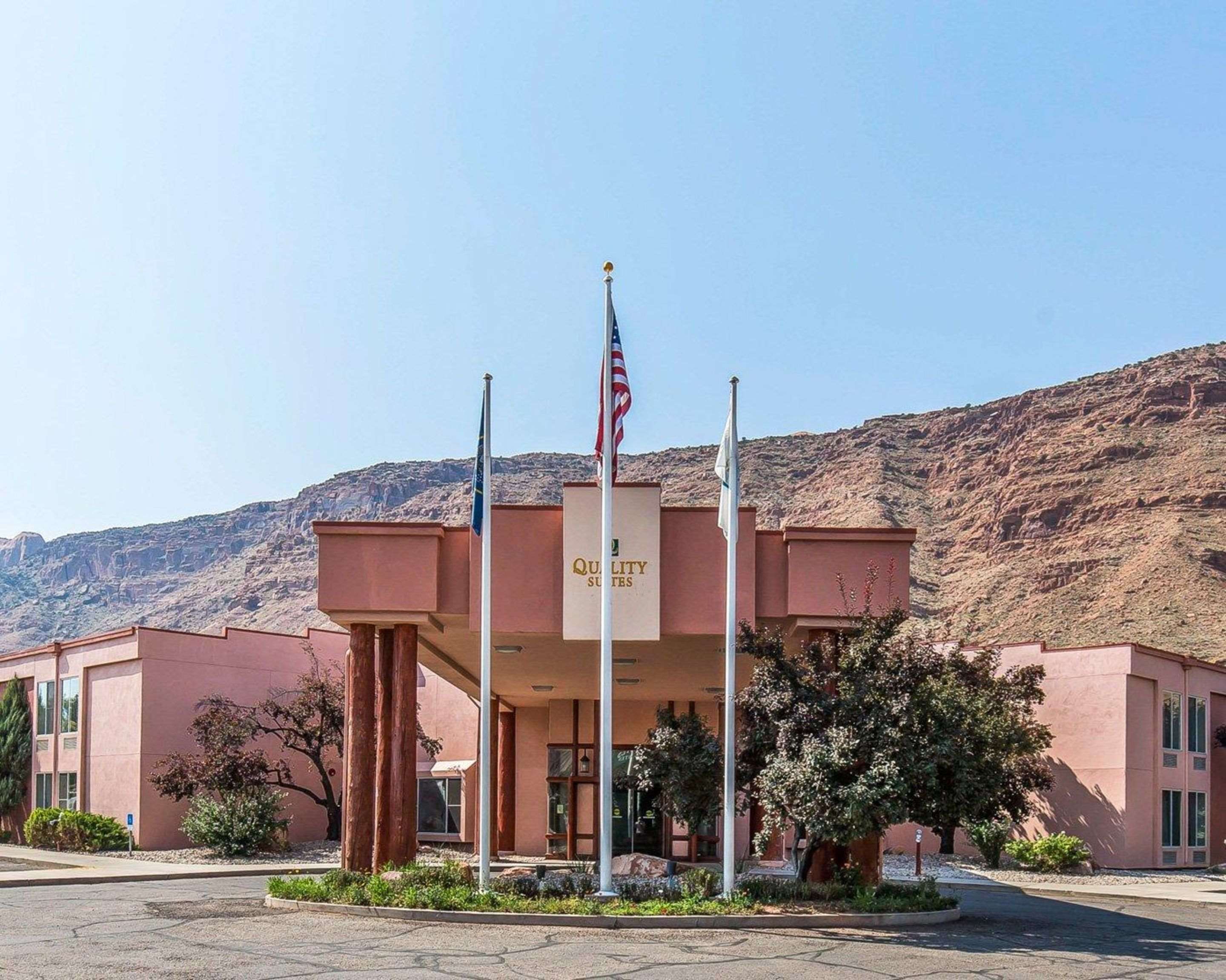 Quality Suites Moab Near Arches National Park Photo