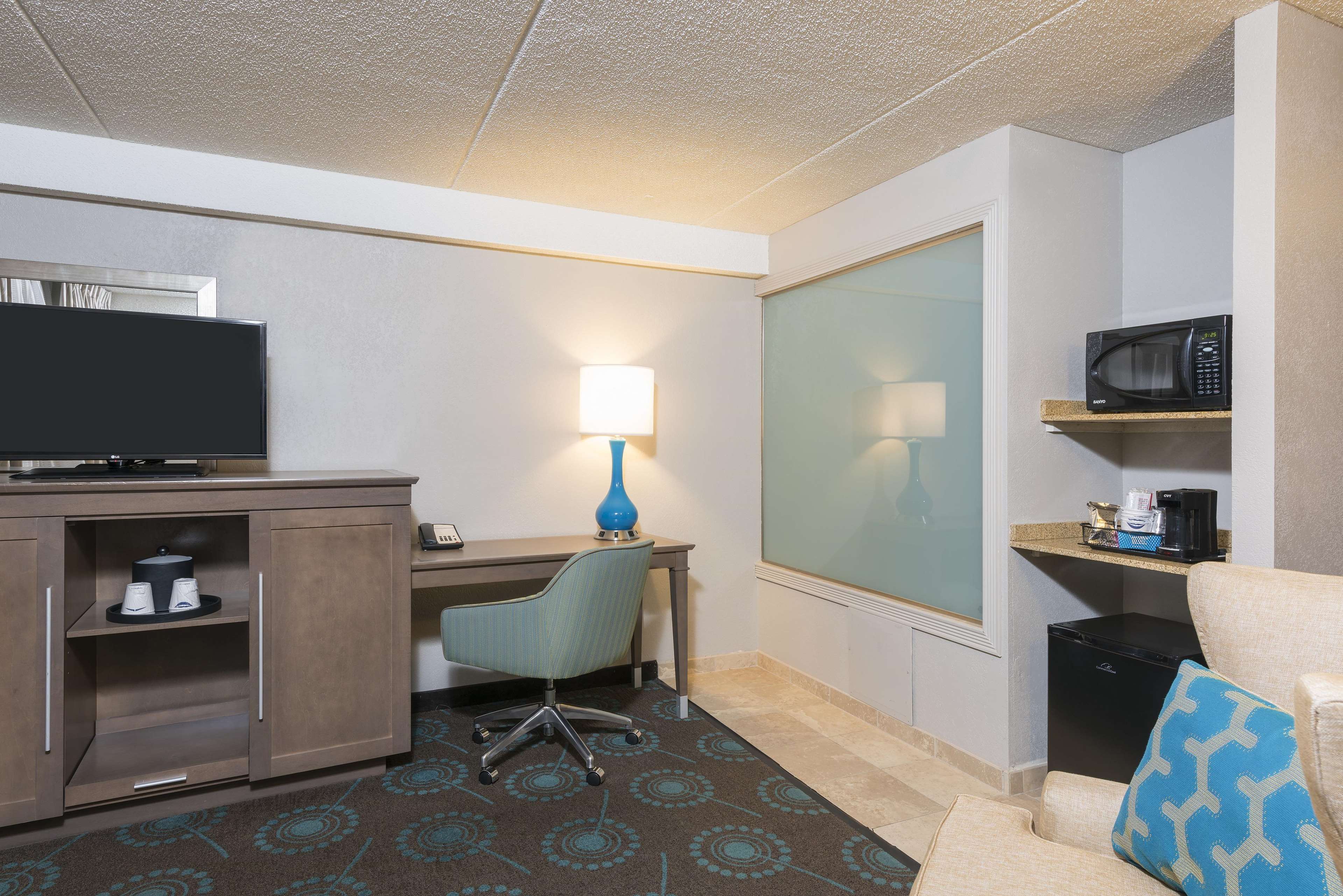 Hampton Inn Bloomington Photo