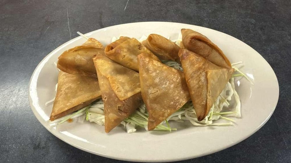 Onion Samosa 8 Pcs