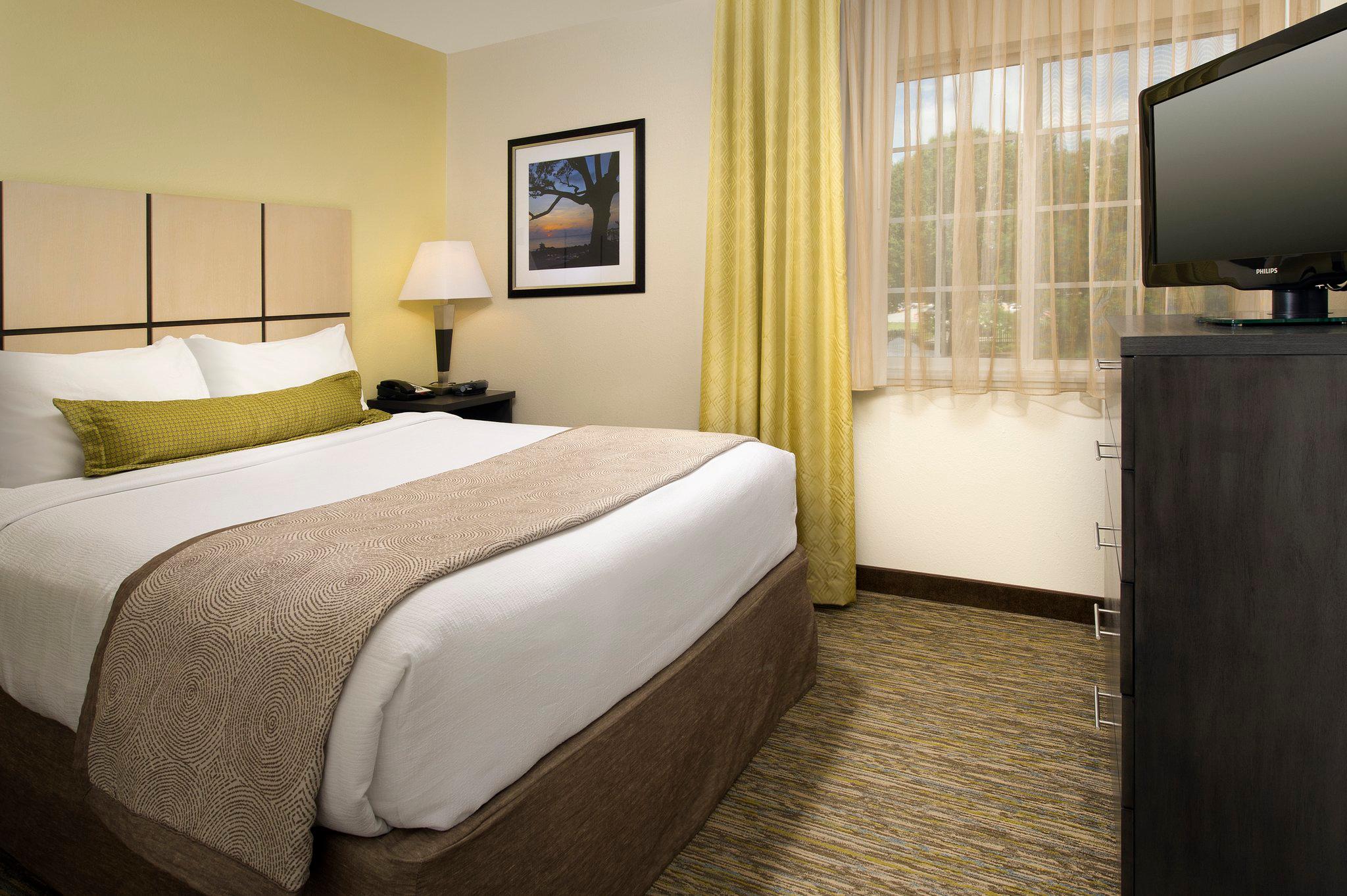 Candlewood Suites Richmond-South Photo