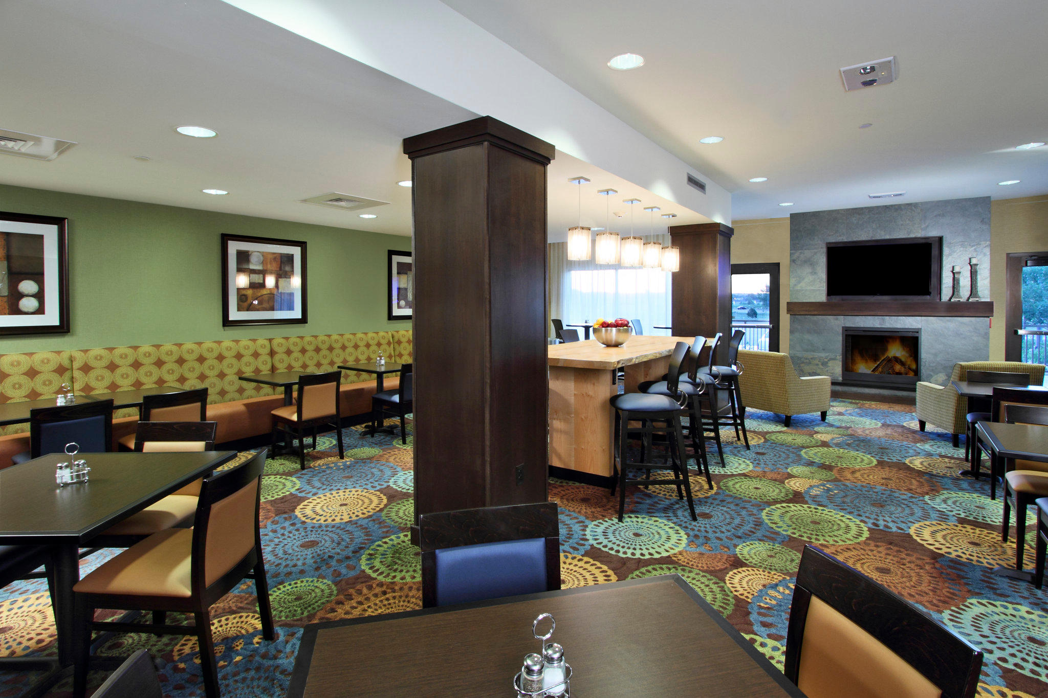 Holiday Inn Express & Suites Colorado Springs-First & Main Photo