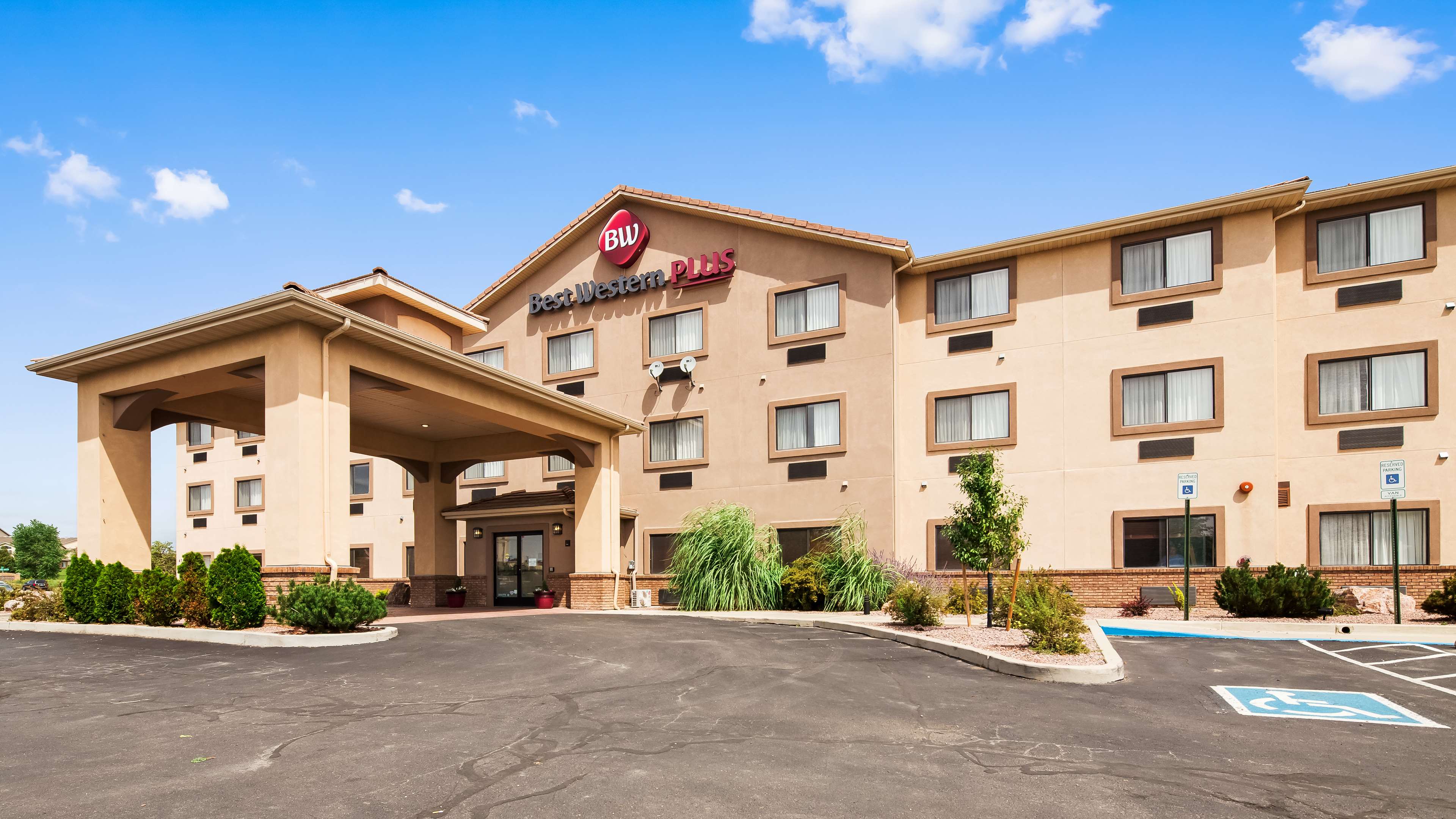 Best Western Plus Eagleridge Inn & Suites Photo