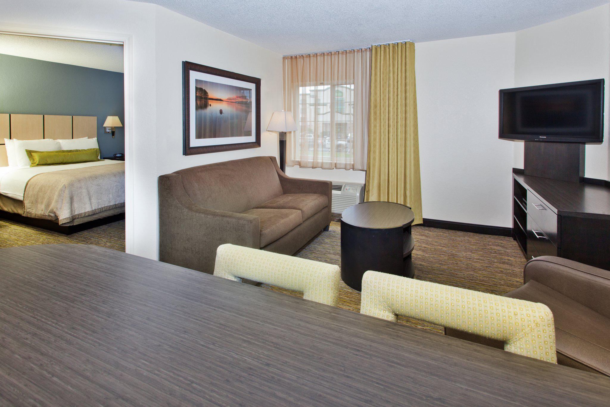 Candlewood Suites Knoxville Photo