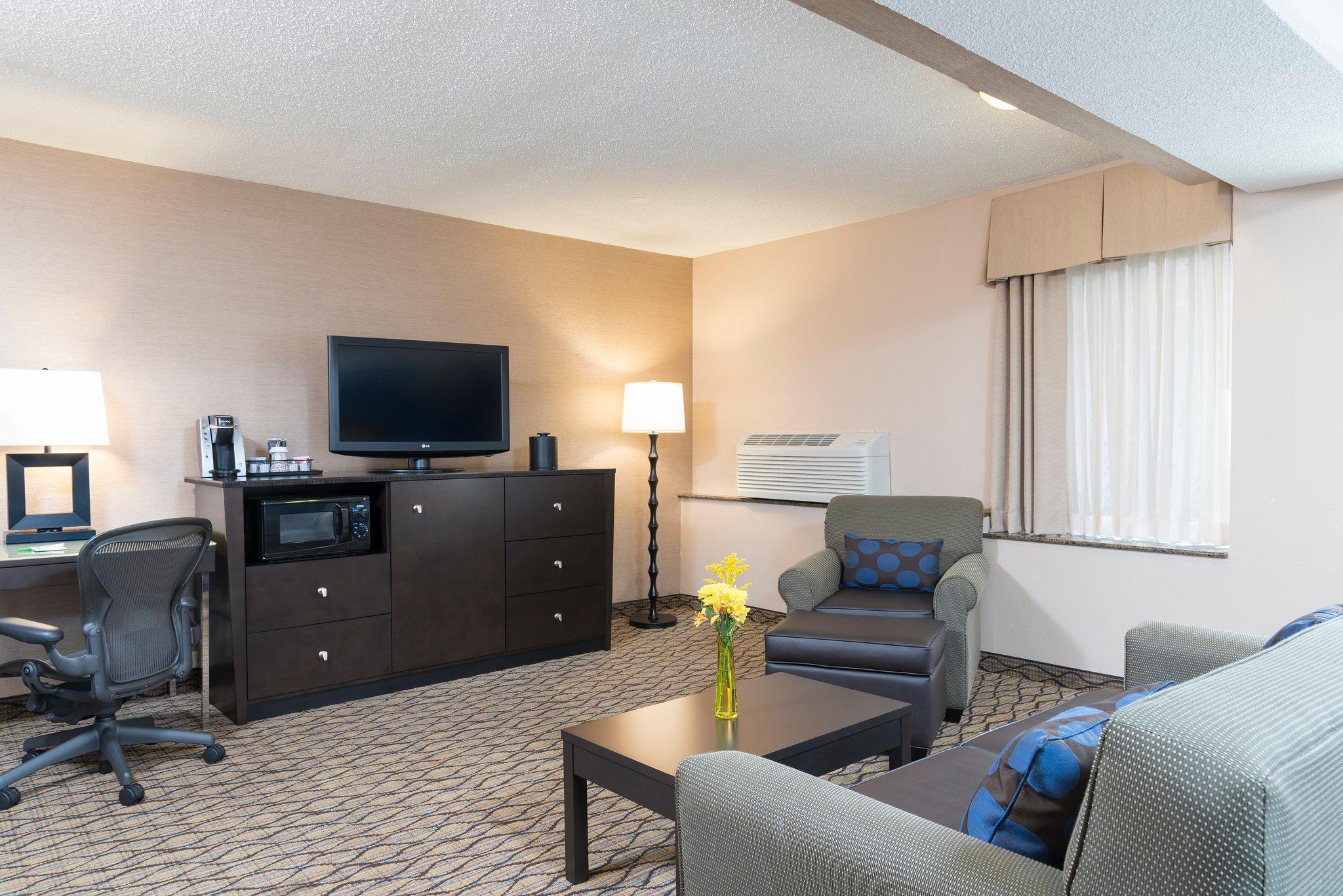 Holiday Inn Chicago-Elk Grove Photo