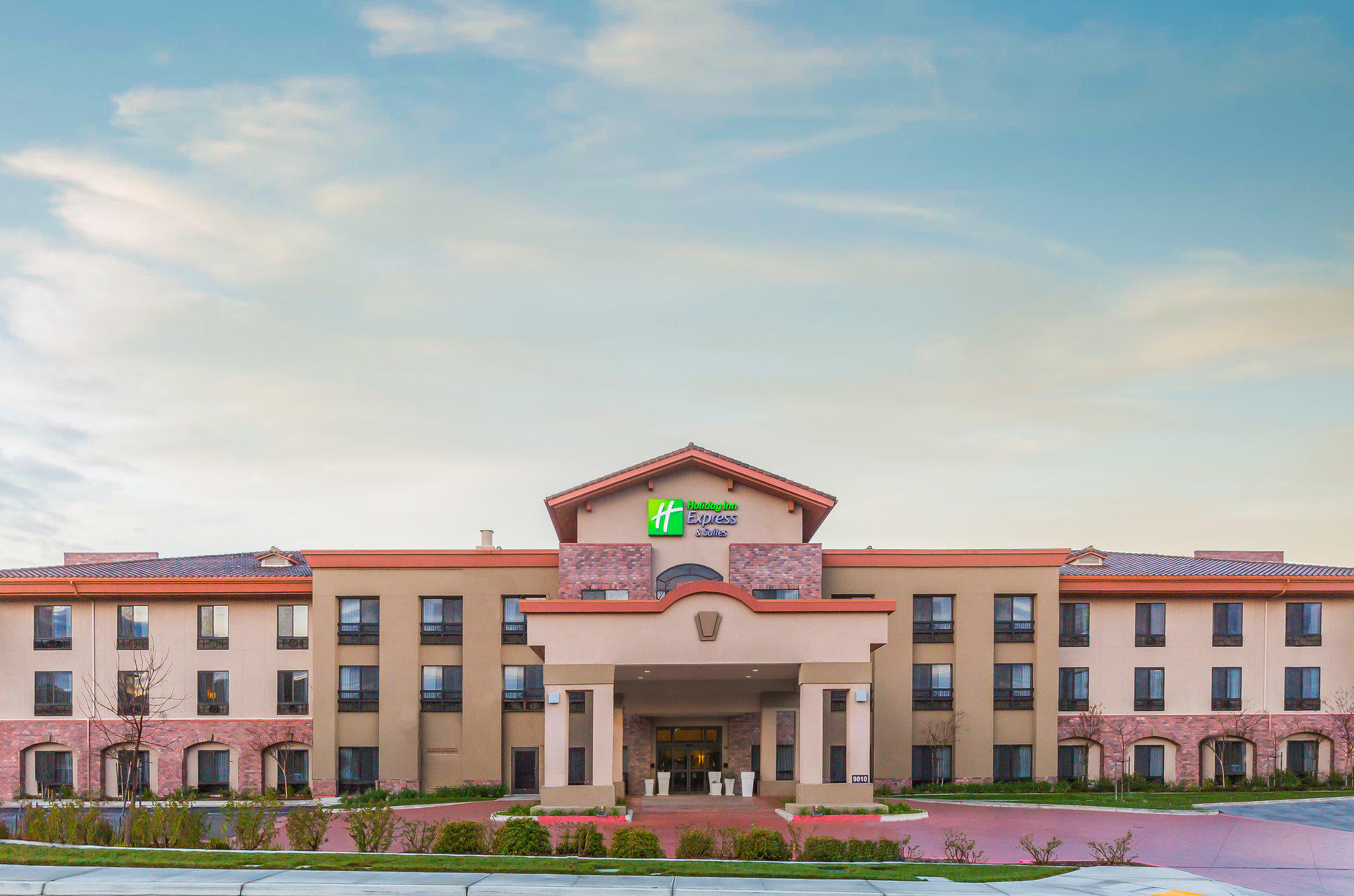 Holiday Inn Express & Suites Atascadero Photo