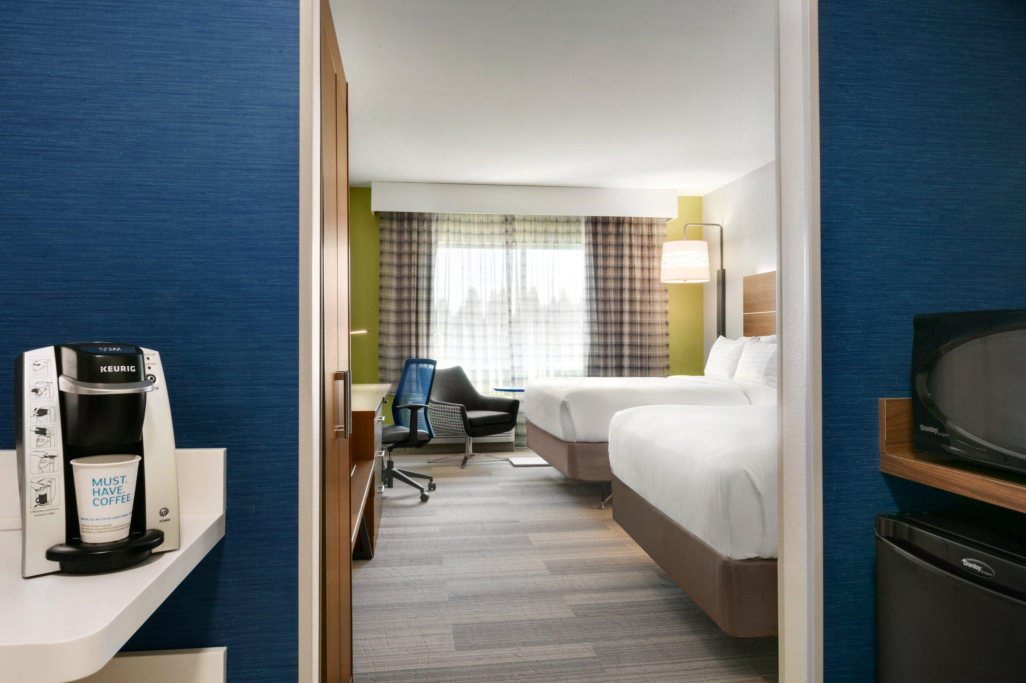 Holiday Inn Express & Suites Salisbury Photo