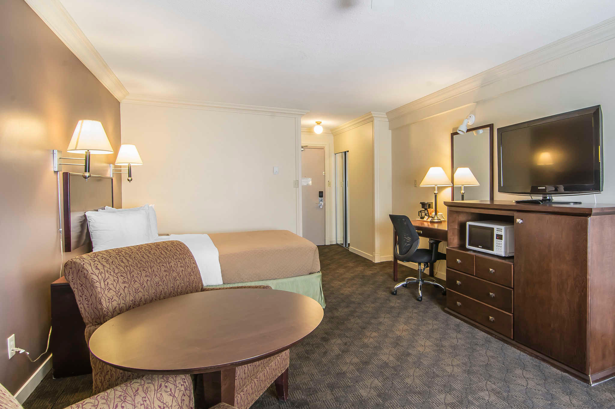Images Quality Inn & Suites