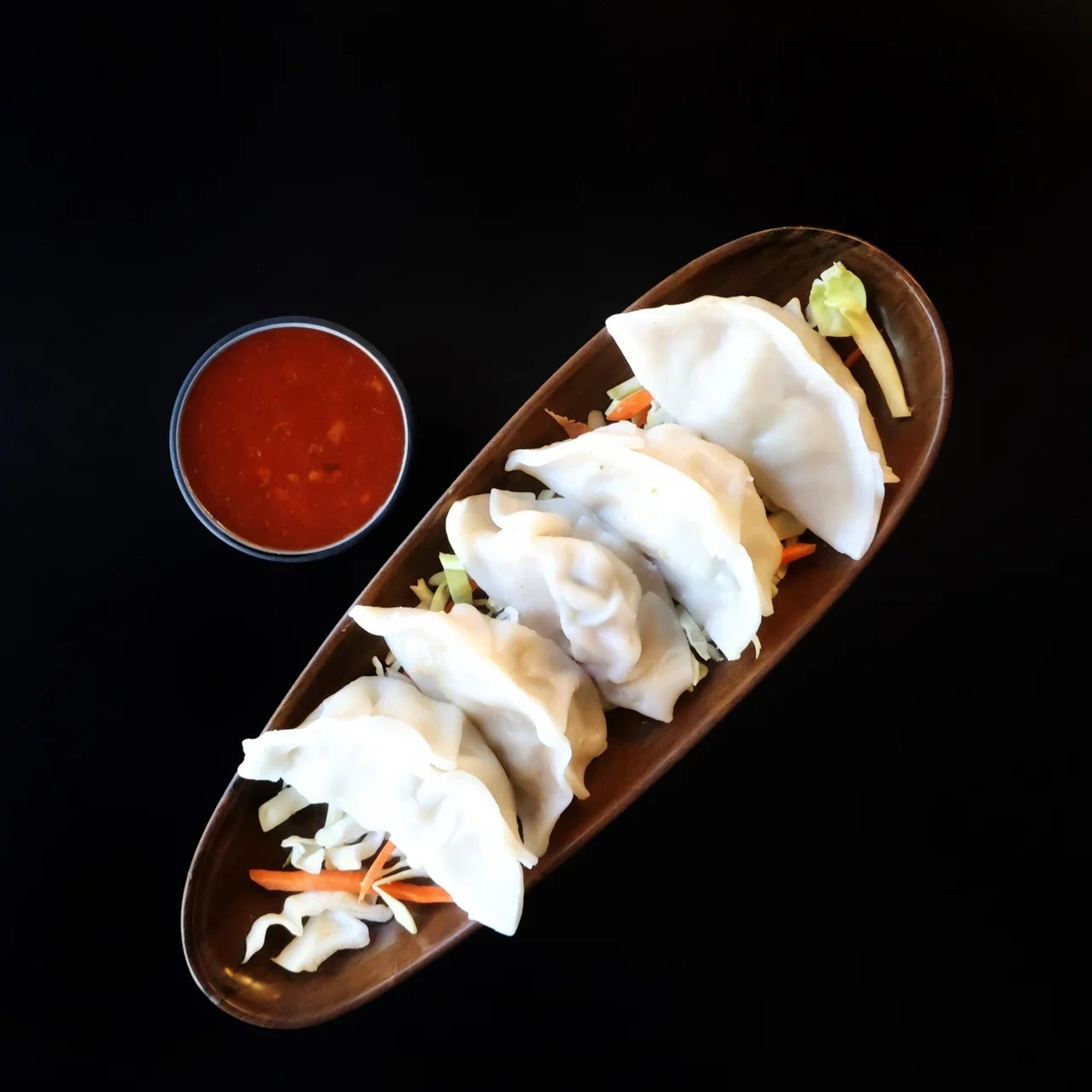 Basil & pepper momo