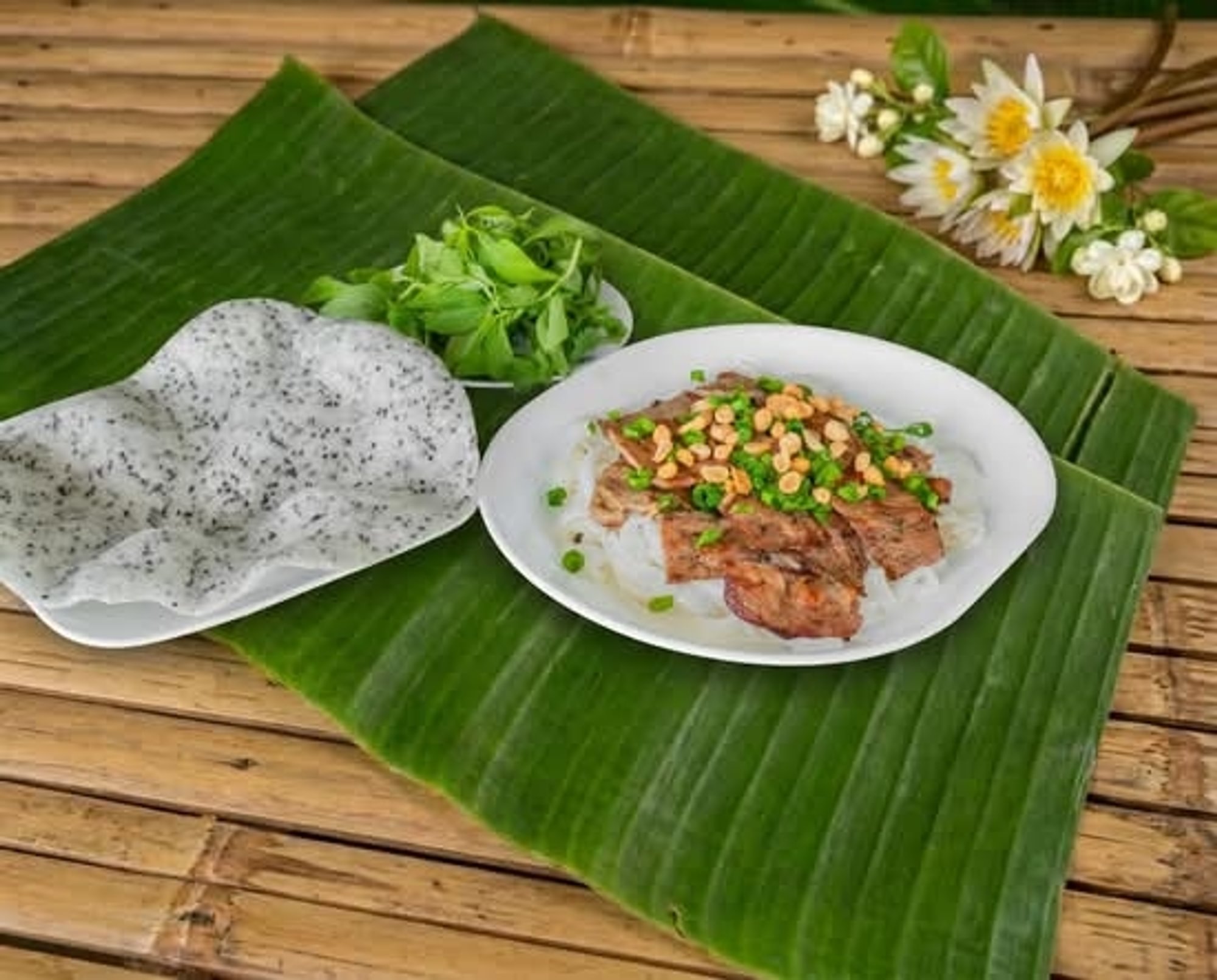 Steamed Rice Paper with Crunchy Rice Paper & BBQ Pork (Bánh Đập Thịt Nướng)