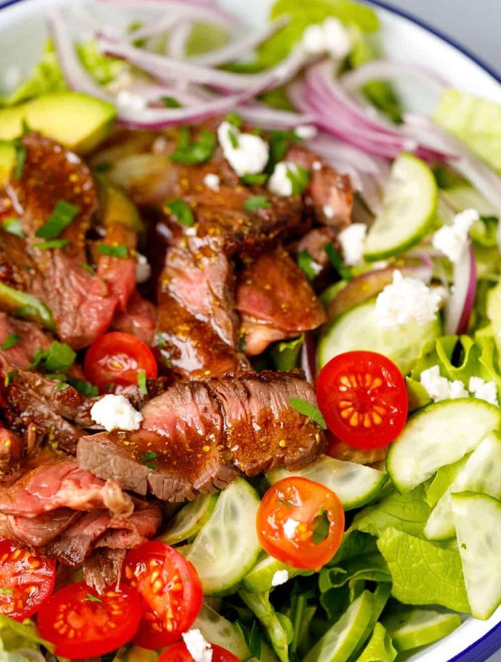 Green Day Garden Salad with Steak Tips