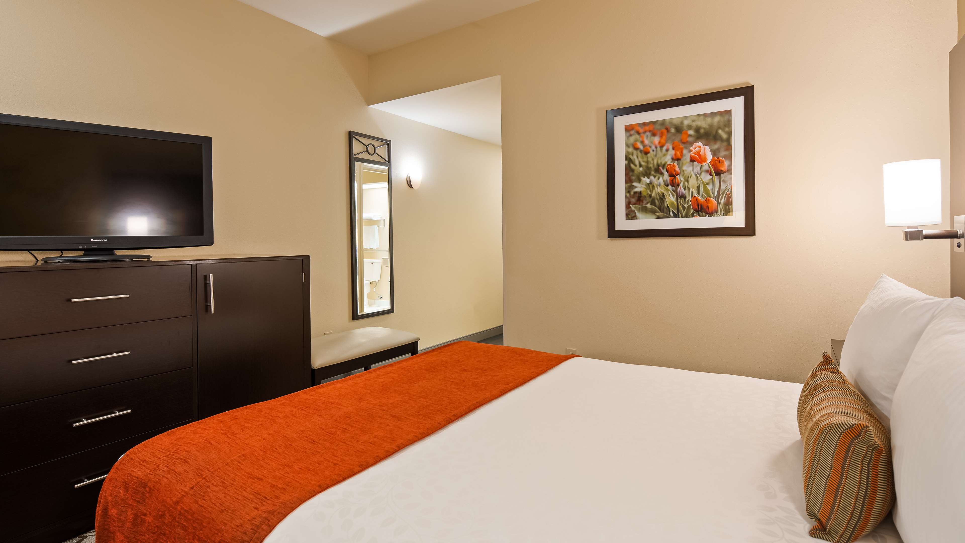 Best Western Plus Plaza by the Green Photo