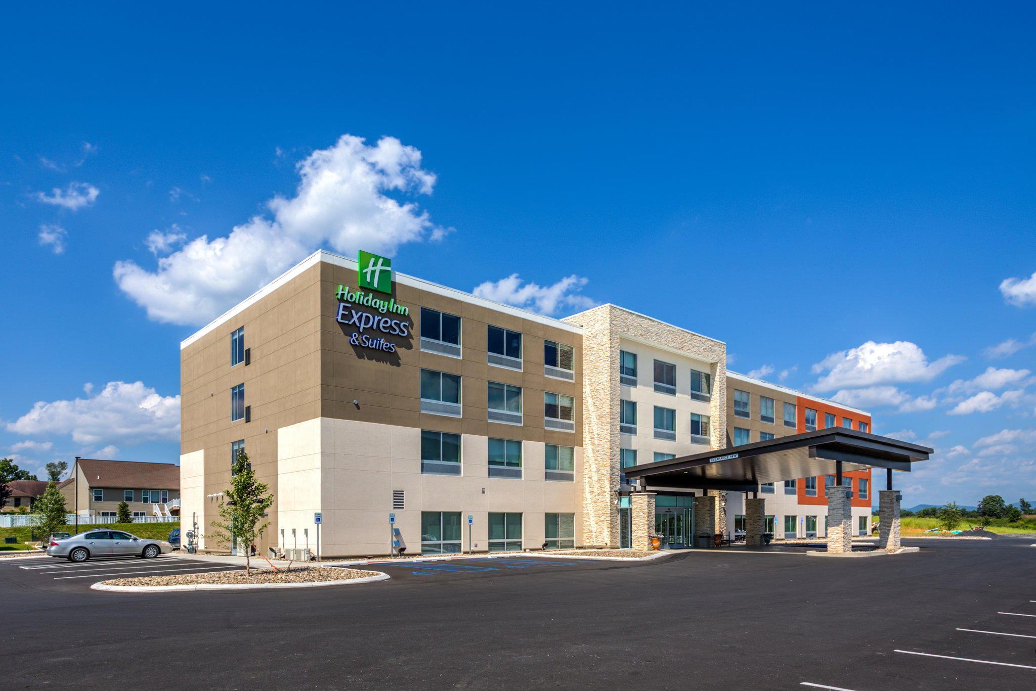 Holiday Inn Express & Suites Reedsville - State Coll Area Photo