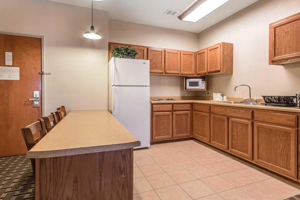 Images Comfort Suites