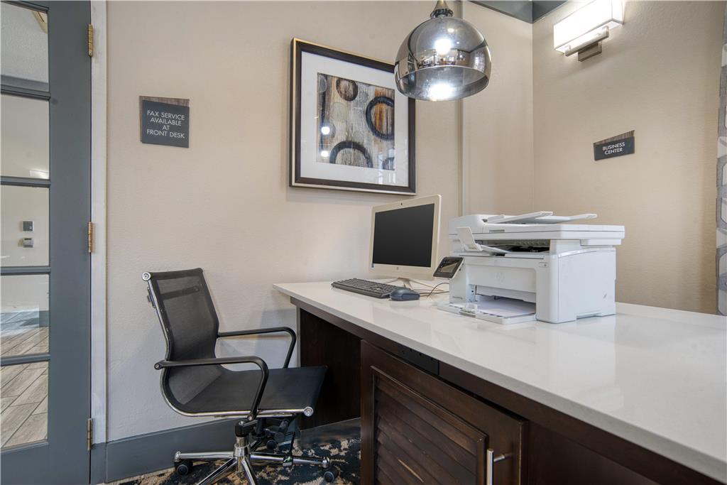 Best Western Plus Philadelphia-Choctaw Hotel and Suites Image