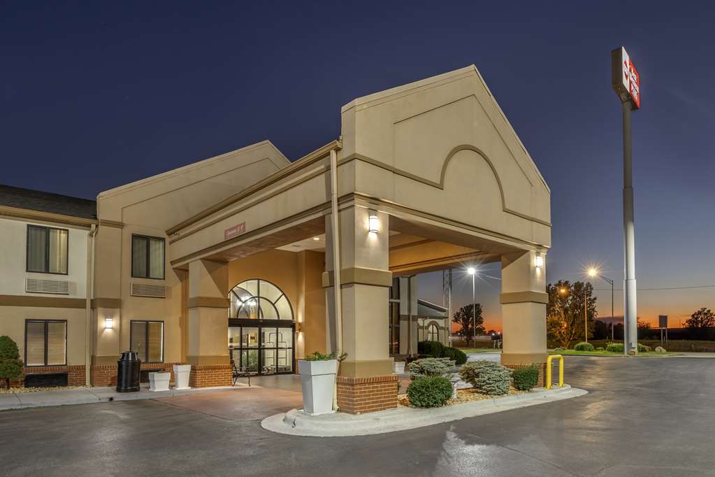 Best Western Plus Sikeston Image