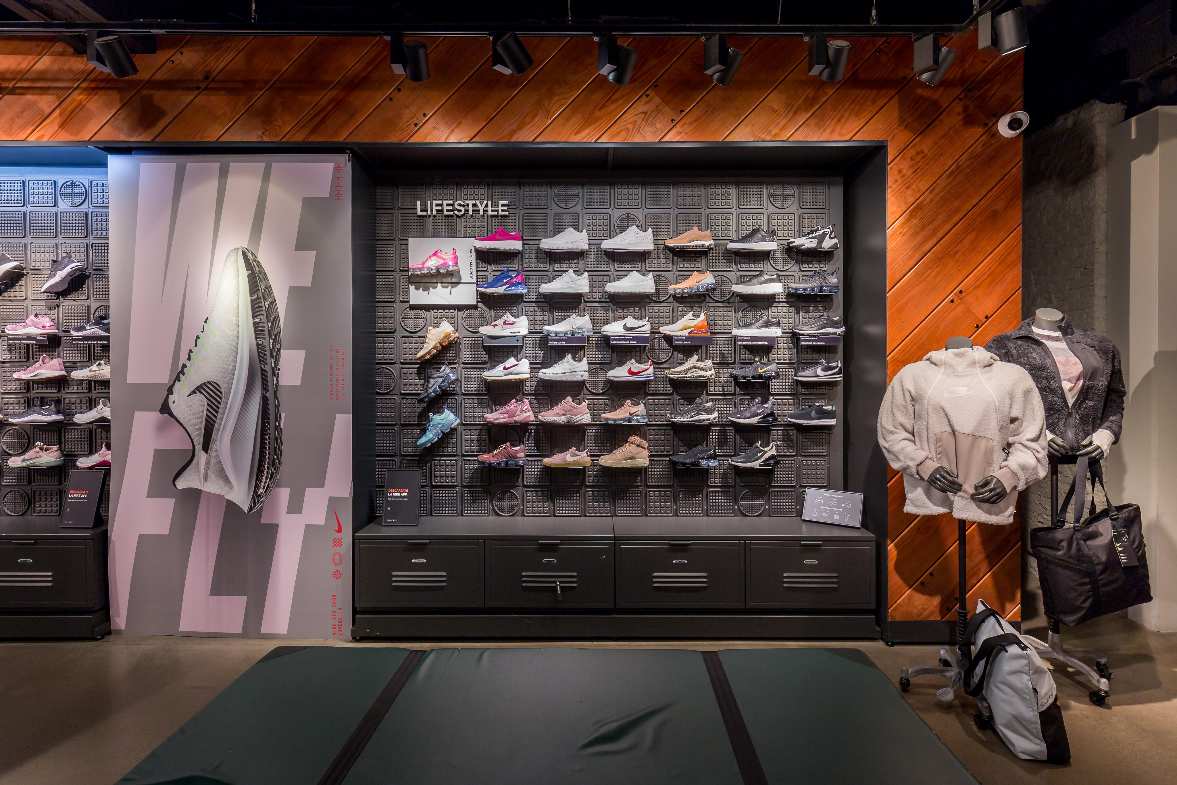 Images Nike Store Serrano