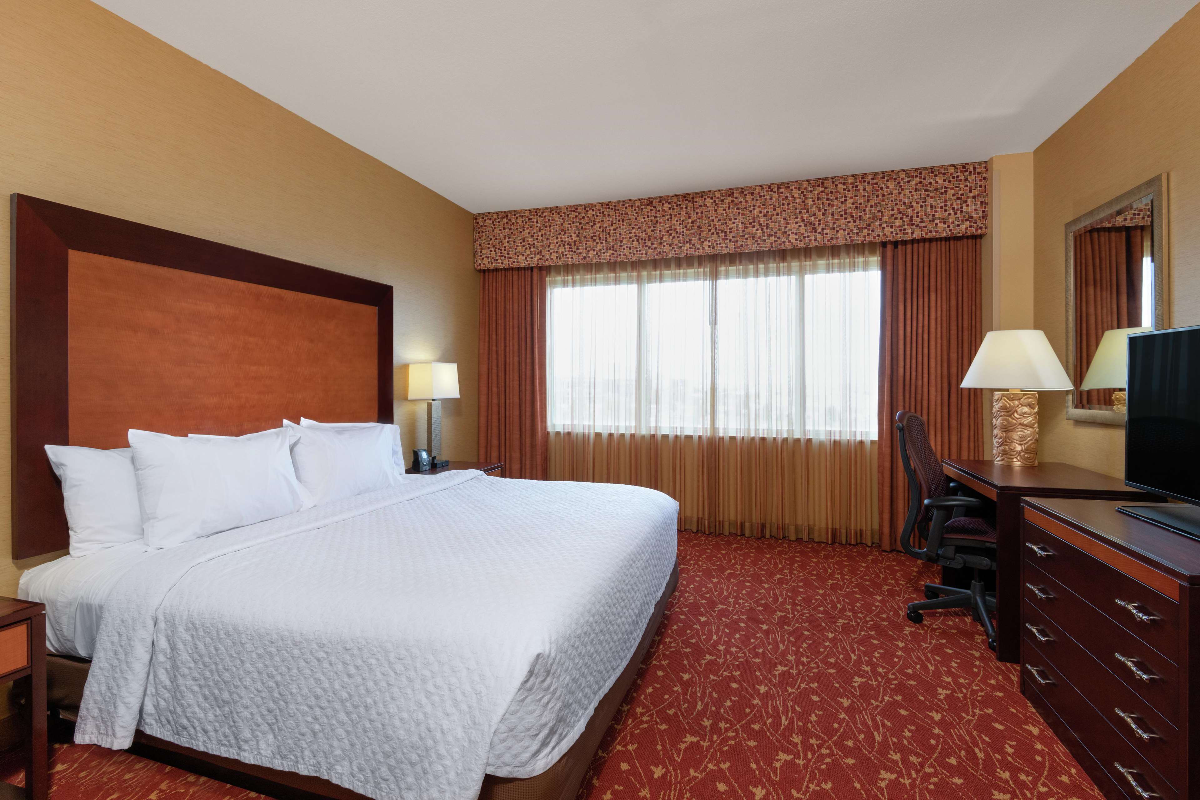 Embassy Suites by Hilton Loveland Hotel Conference Center & Spa Photo