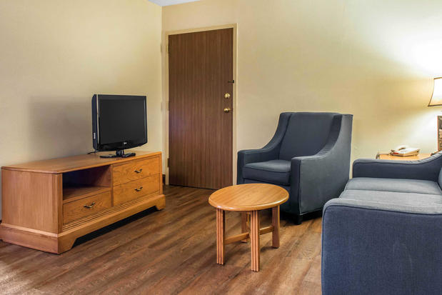 Images Quality Inn & Suites