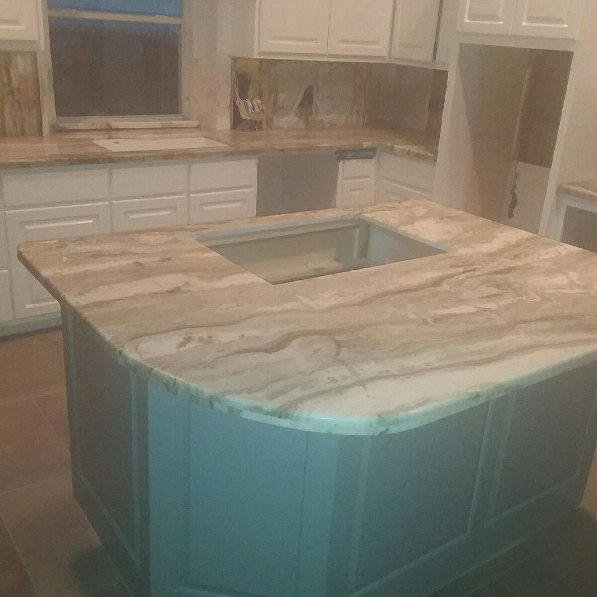 Mayra's Contracting Services Logo