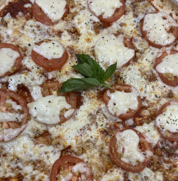 Tomato Mozz Pizza *