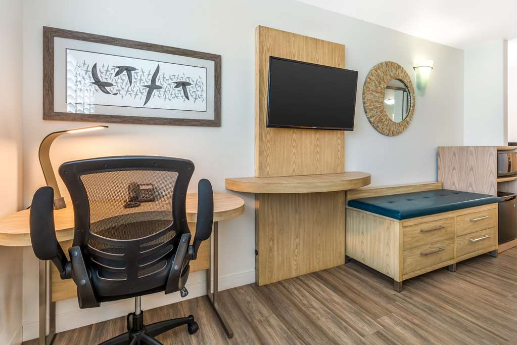 Best Western Plus Capitola By-the-Sea Inn & Suites Image