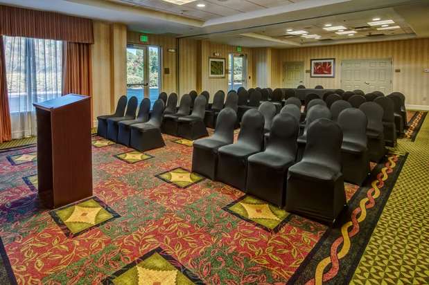 Images Hilton Garden Inn Birmingham/Lakeshore Drive