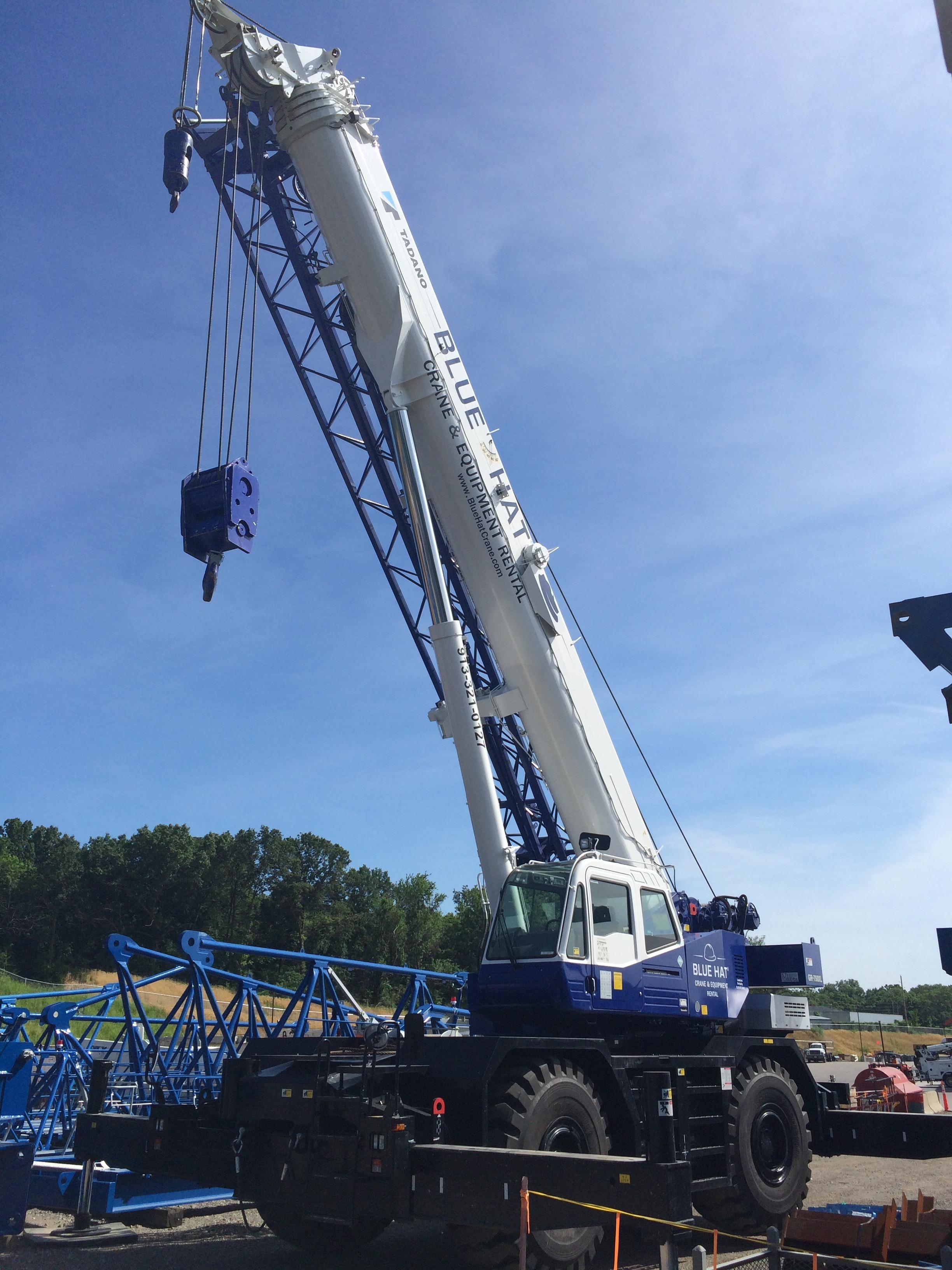 Blue Hat Crane Photo