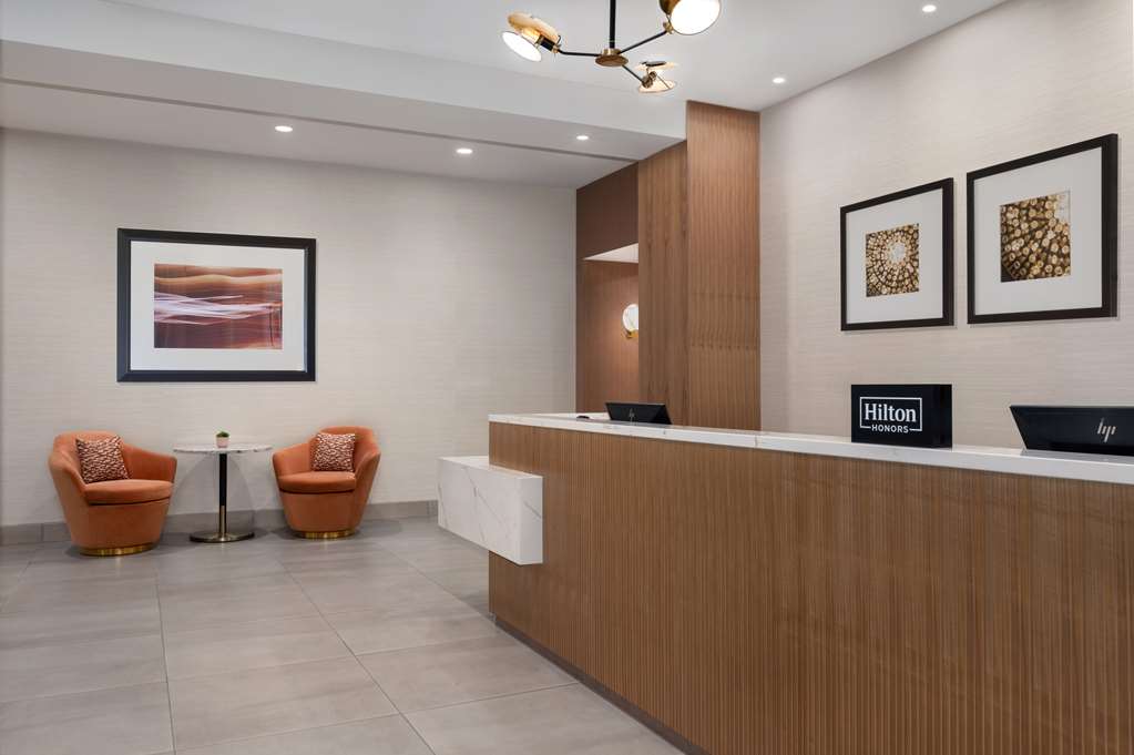 DoubleTree by Hilton Las Vegas East Flamingo Image