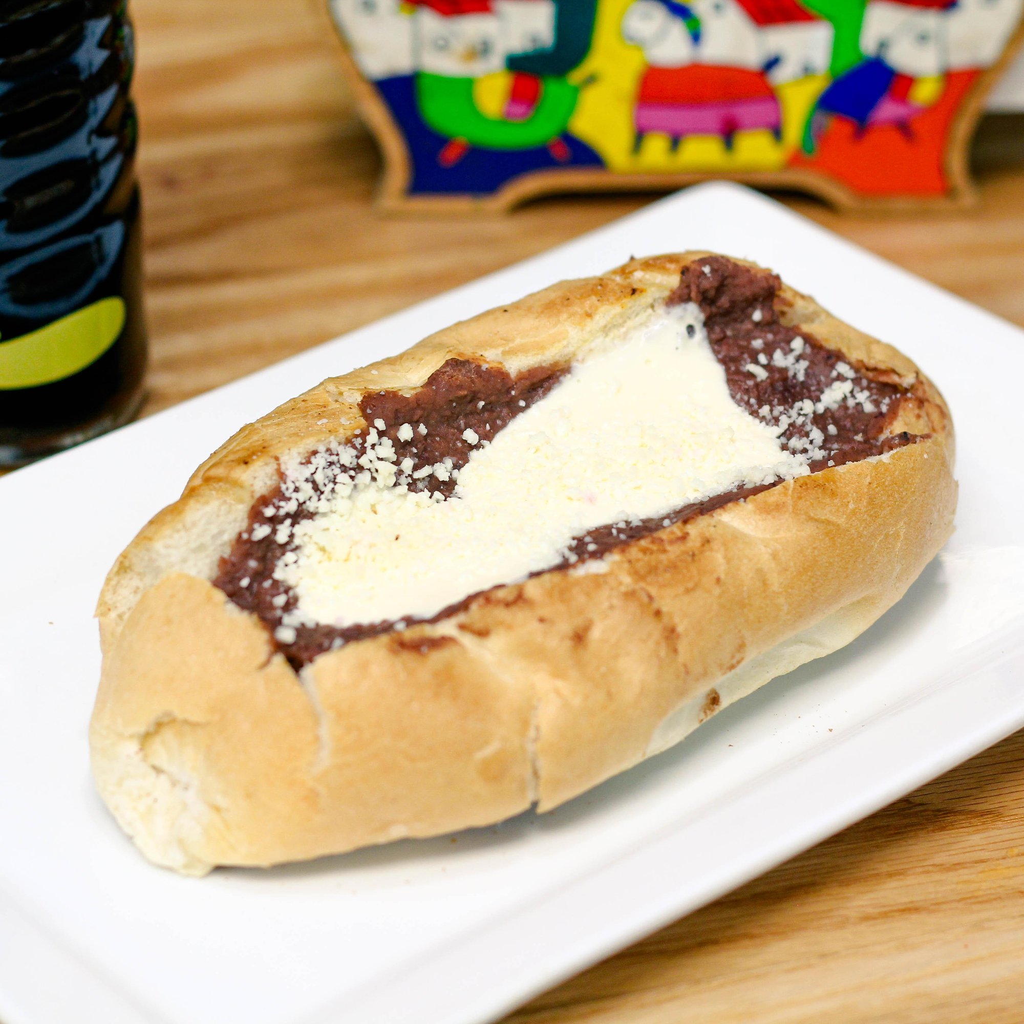 Pan con Frijol y Crema