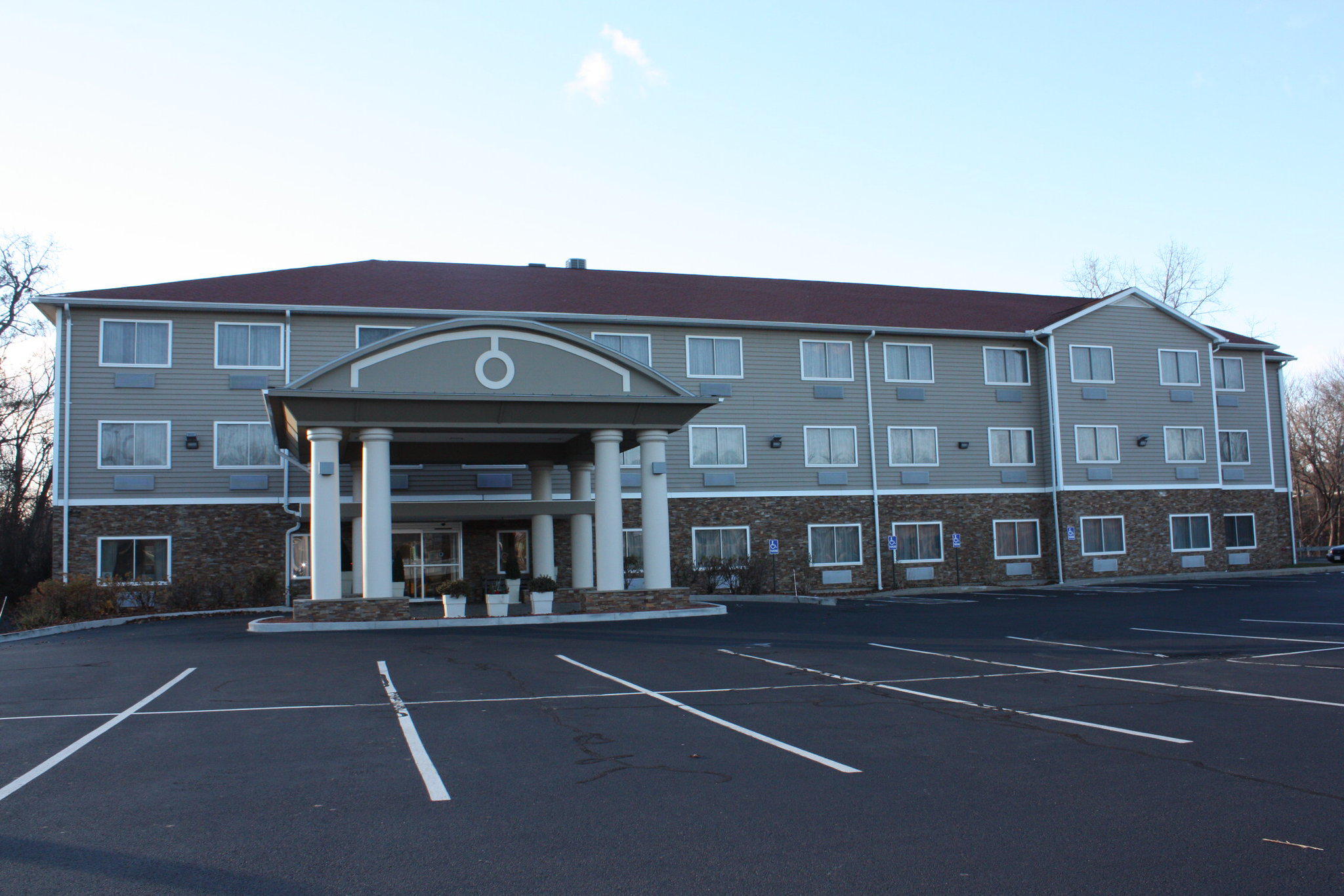 Holiday Inn Express Ludlow - Chicopee Area Photo