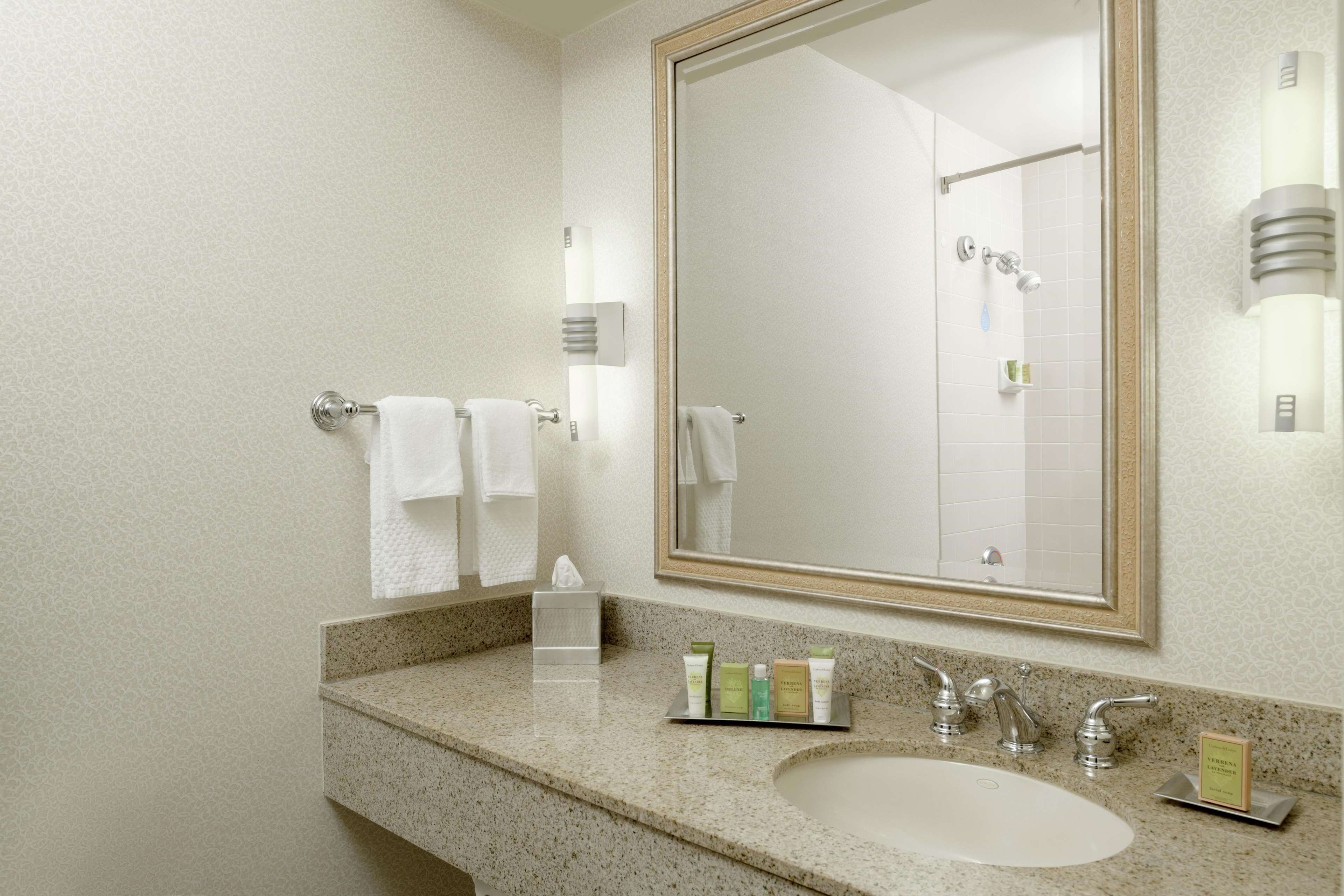 Hilton Boca Raton Suites Photo