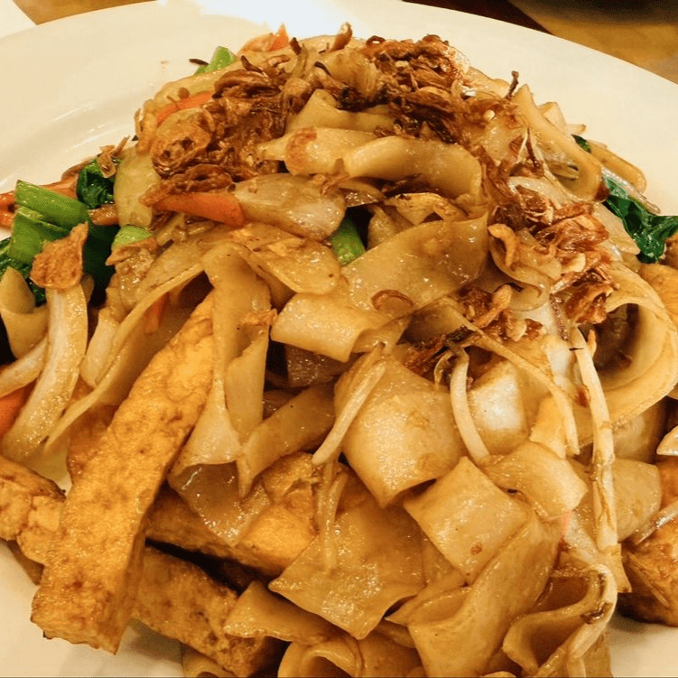 V13 - Pan-Fried Tofu Chow Fun (Hủ Tíu Áp Chảo Chay)
